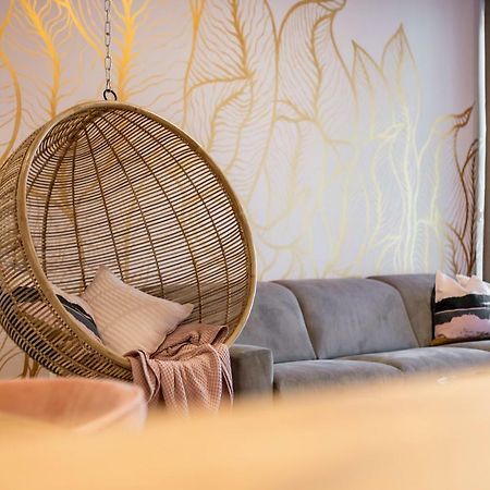 אומיס Luxury Apartment With Hot Tub מראה חיצוני תמונה